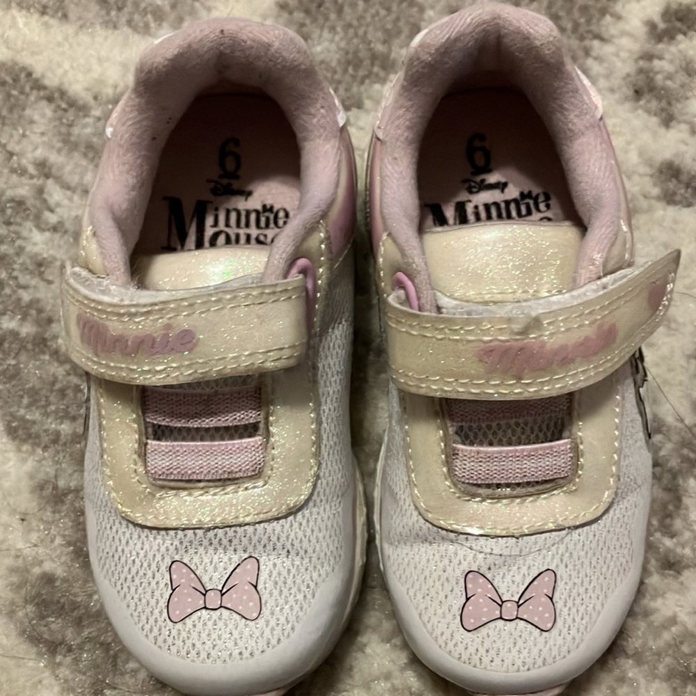 🌸  3/$15 Disney Minnie Mouse shoes - Picture 8 of 9